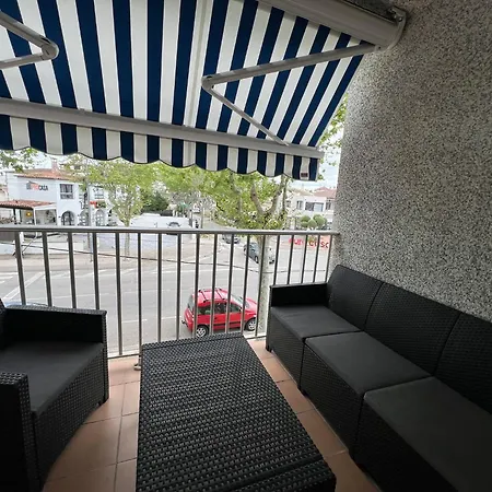 En Zona Tranquila De Av-55 * Empuriabrava