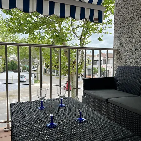 En Zona Tranquila De Av-55 Apartment Empuriabrava