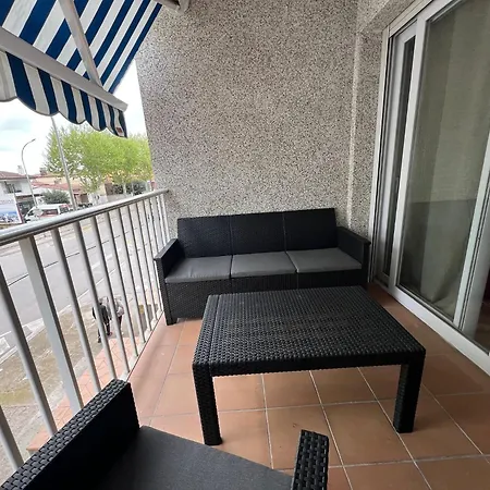 Apartment En Zona Tranquila De Av-55 Empuriabrava